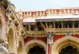 The Thirumalai Nayak Palace was built by King Thirumalai Nayak in 1636 CE and is a classic fusion of Dravidian and Islamic styles.